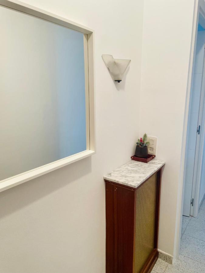 Barca 1 Apartman Sant Adrià de Besòs Kültér fotó